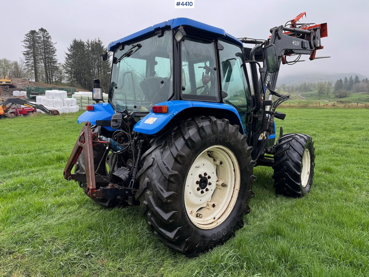 2006 New Holland TL100 A w/Front Loader. - Traktor: bild 5 2006 New Holland TL100 A w/Front Loader. - Traktor: bild 5