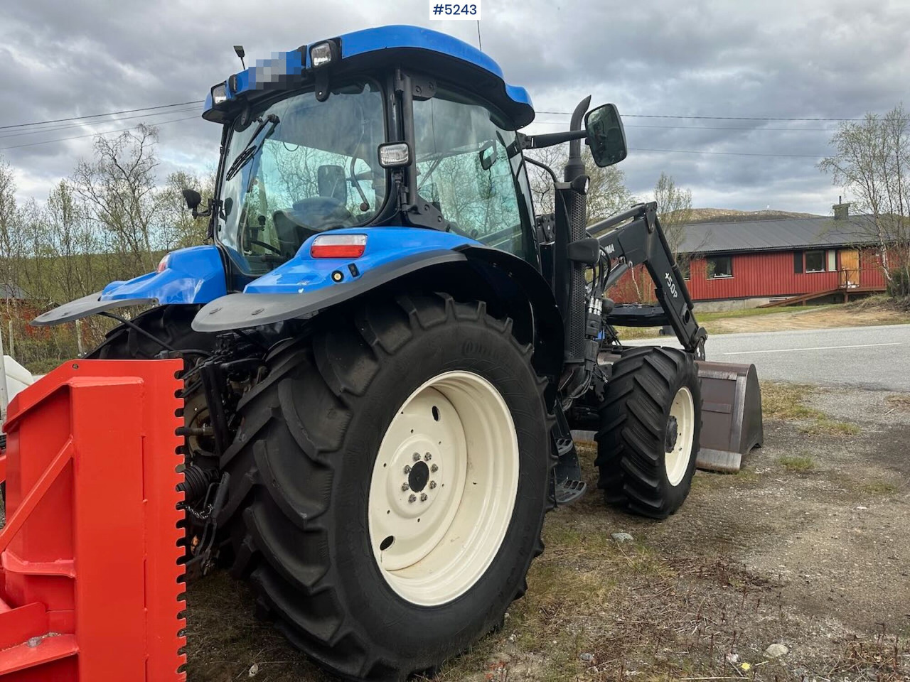 2007 New Holland TS135 4x4 tractor w/ front loader. WATCH VIDEO. - Traktor: bild 5 2007 New Holland TS135 4x4 tractor w/ front loader. WATCH VIDEO. - Traktor: bild 5