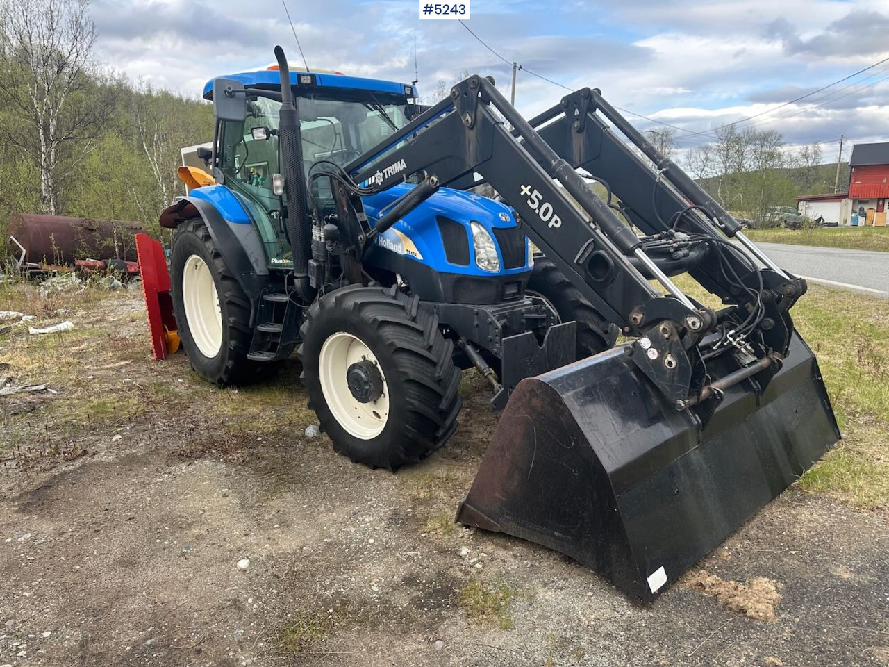 2007 New Holland TS135 4x4 tractor w/ front loader. WATCH VIDEO. - Traktor: bild 4 2007 New Holland TS135 4x4 tractor w/ front loader. WATCH VIDEO. - Traktor: bild 4