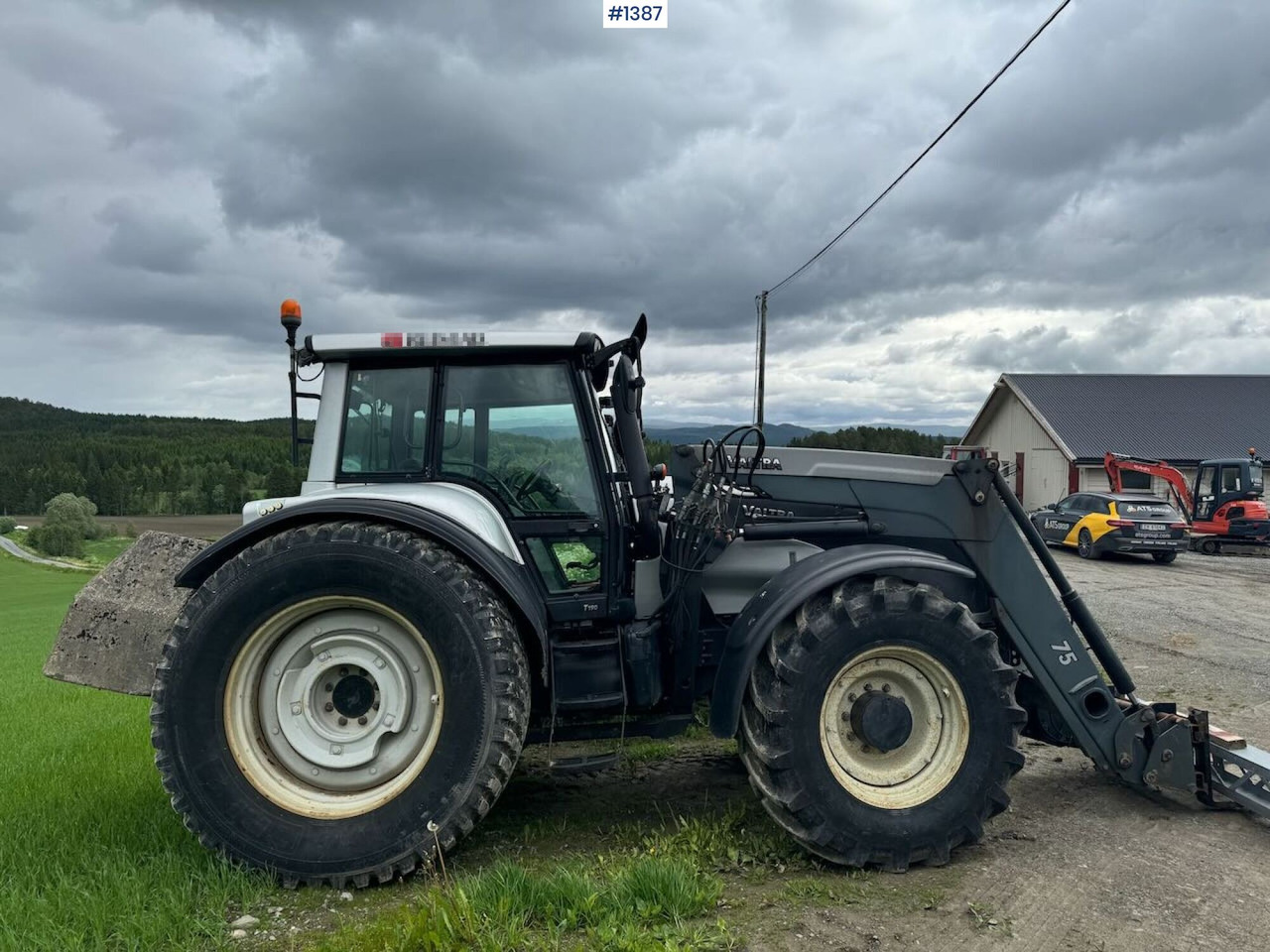 2007 Valtra T190 4x4 Tractor w/ bucket - Traktor: bild 2 2007 Valtra T190 4x4 Tractor w/ bucket - Traktor: bild 2