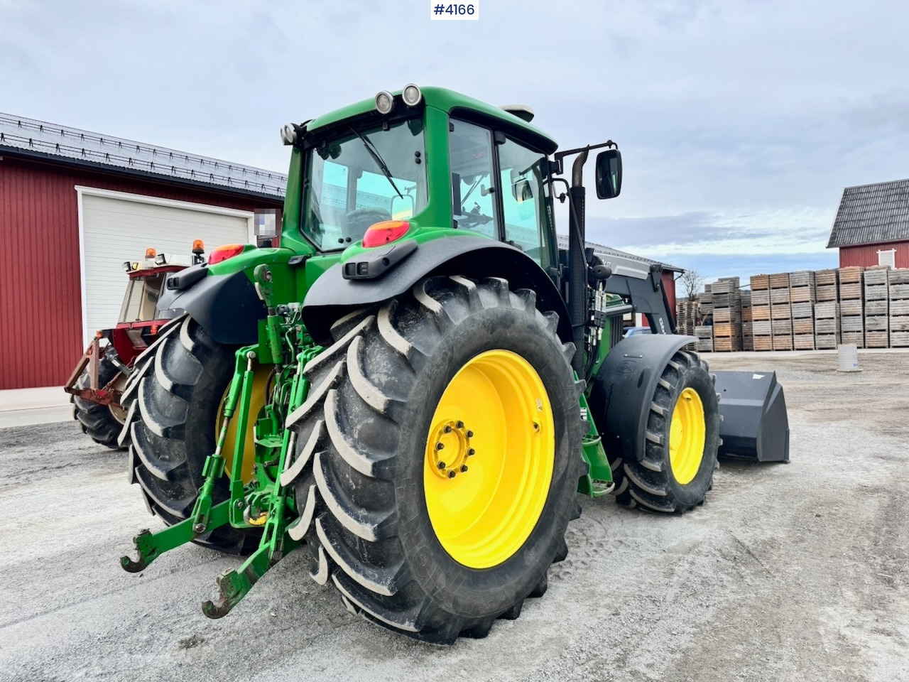 2010 John Deere 7430 w/ Front loader and GPS. 3760 hours! - Traktor: bild 5 2010 John Deere 7430 w/ Front loader and GPS. 3760 hours! - Traktor: bild 5