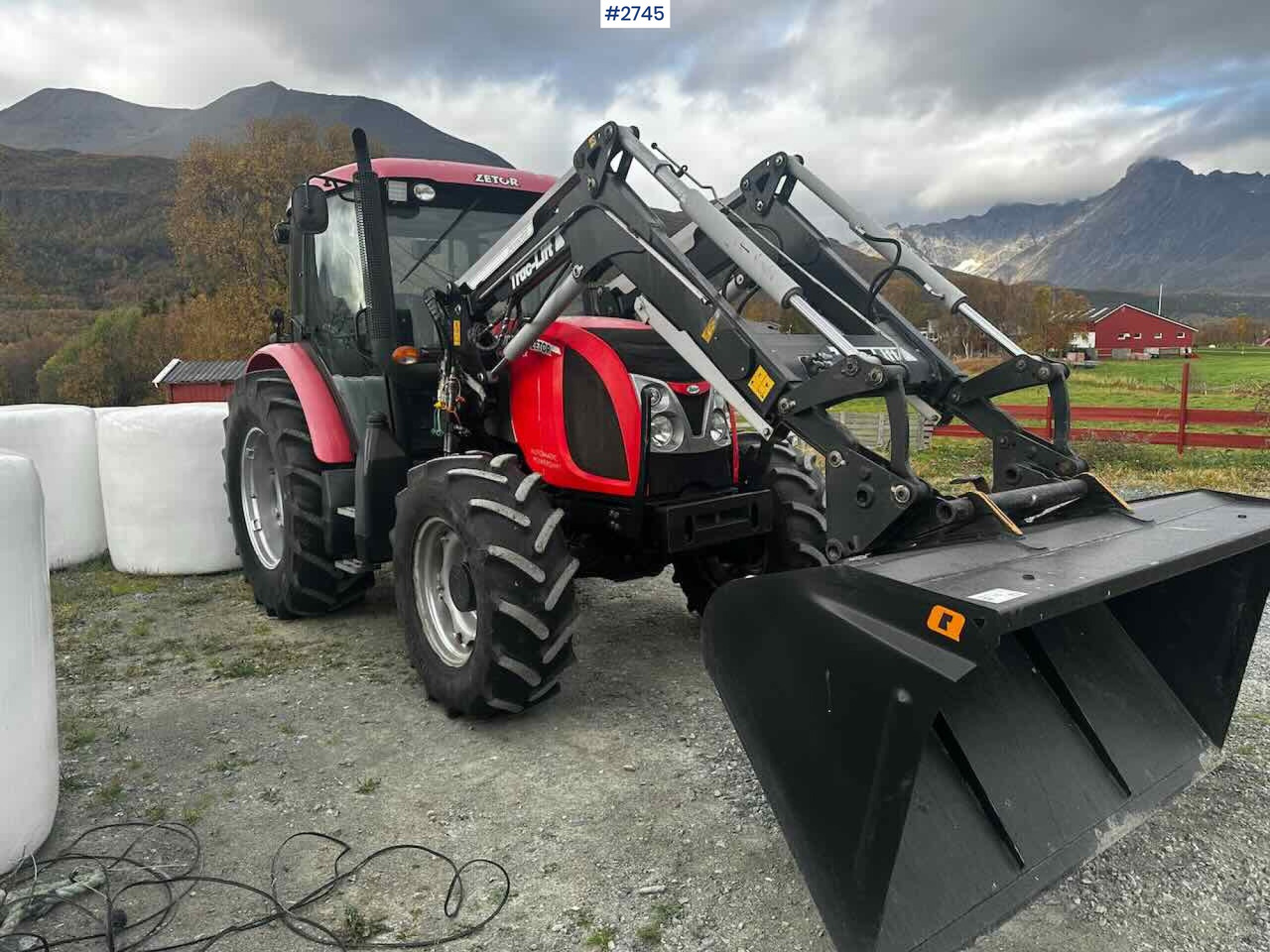2012 ZETOR PROXIMA POWER 90 w/ Trac-lift Front loader and Bucket - Traktor: bild 1 2012 ZETOR PROXIMA POWER 90 w/ Trac-lift Front loader and Bucket - Traktor: bild 1