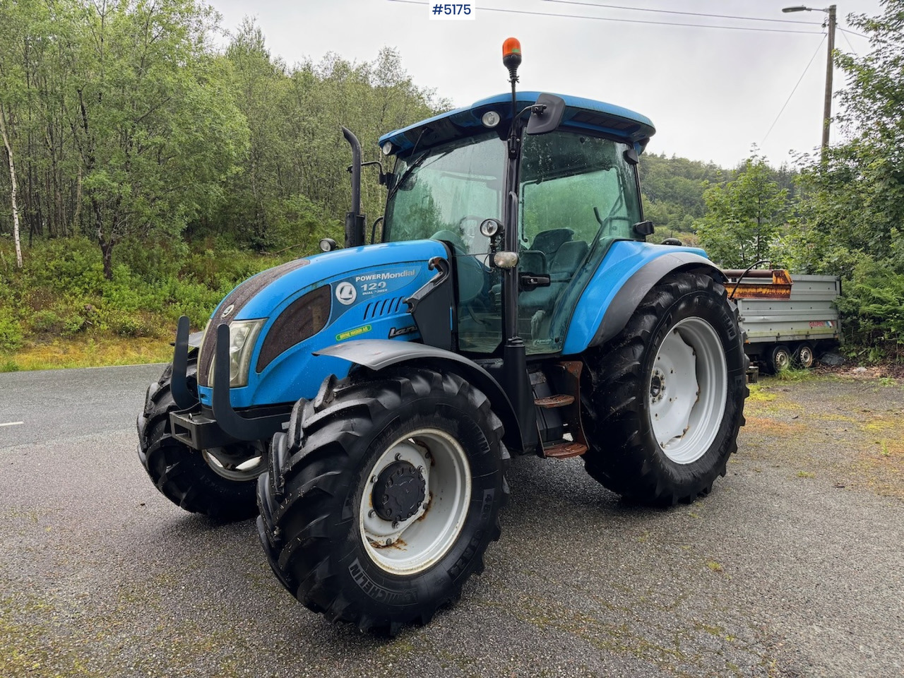2013 Landini Powermondial 120 w/front loader and some equipment. Low hours! - Traktor: bild 1 2013 Landini Powermondial 120 w/front loader and some equipment. Low hours! - Traktor: bild 1