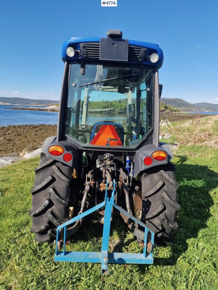 2013 New Holland T3020 w/ front loader, bucket & blade - Traktor: bild 4 2013 New Holland T3020 w/ front loader, bucket & blade - Traktor: bild 4