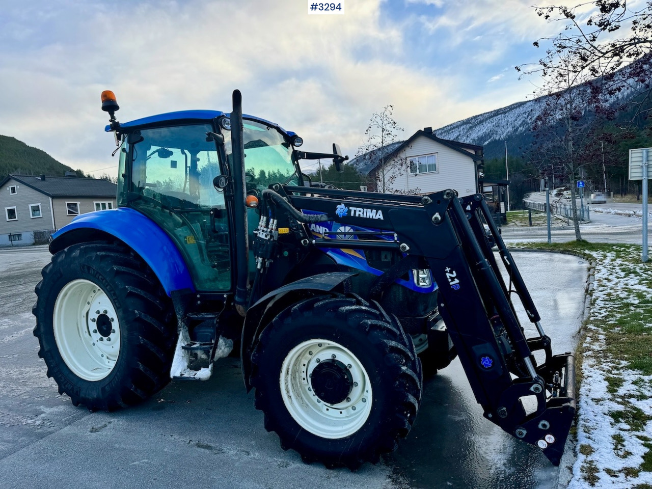 2013 New Holland T5.95 with Trima +2.1P Front Loader. New Engine! - Traktor: bild 1 2013 New Holland T5.95 with Trima +2.1P Front Loader. New Engine! - Traktor: bild 1