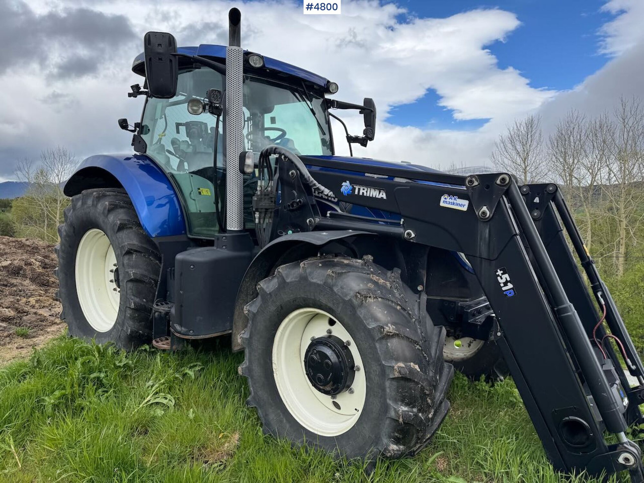 2013 New Holland T7.210 AC Blue Power m/ Frontlaster - Traktor: bild 1 2013 New Holland T7.210 AC Blue Power m/ Frontlaster - Traktor: bild 1