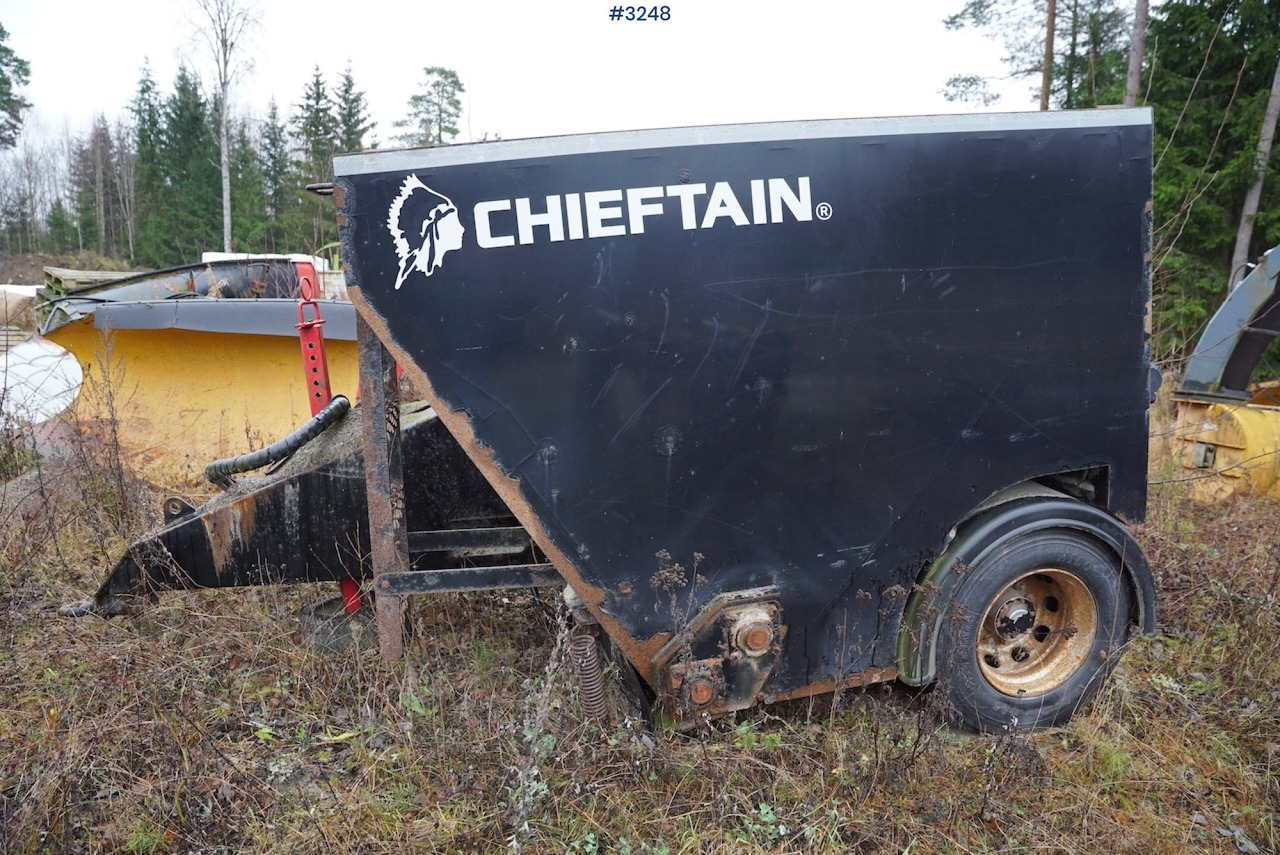 2017 Chieftain Spreader - Sand-/ Saltspridare: bild 2 2017 Chieftain Spreader - Sand-/ Saltspridare: bild 2