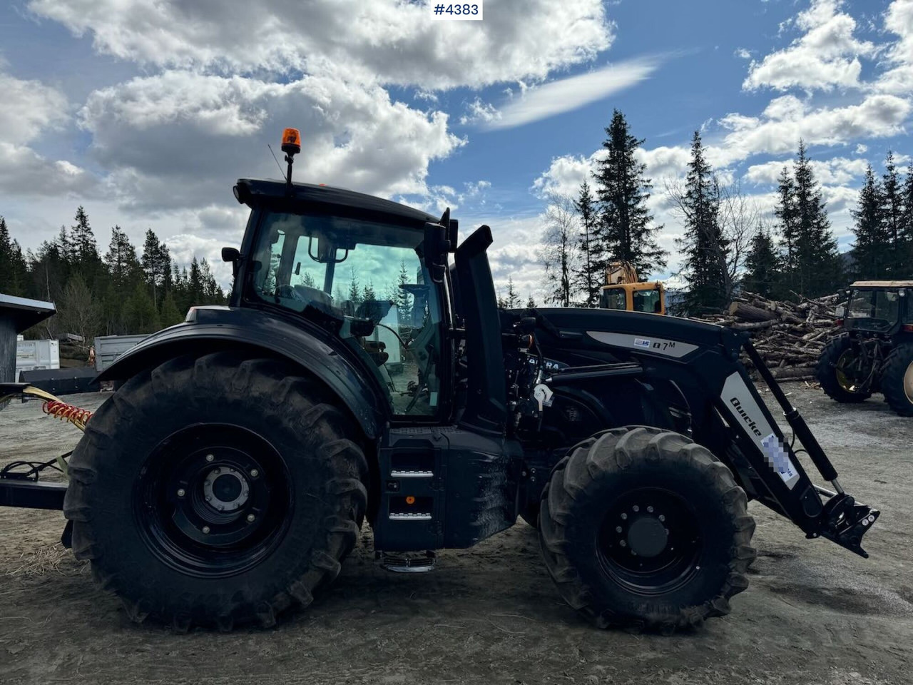 2021 Valtra T234 Versu w/ Quicke Q7 Front Loader - Traktor: bild 4 2021 Valtra T234 Versu w/ Quicke Q7 Front Loader - Traktor: bild 4