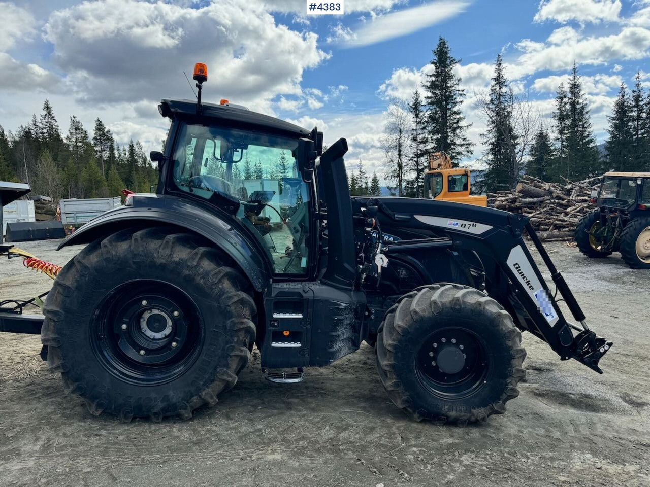 2021 Valtra T234 Versu w/ Quicke Q7 Front Loader - Traktor: bild 3 2021 Valtra T234 Versu w/ Quicke Q7 Front Loader - Traktor: bild 3