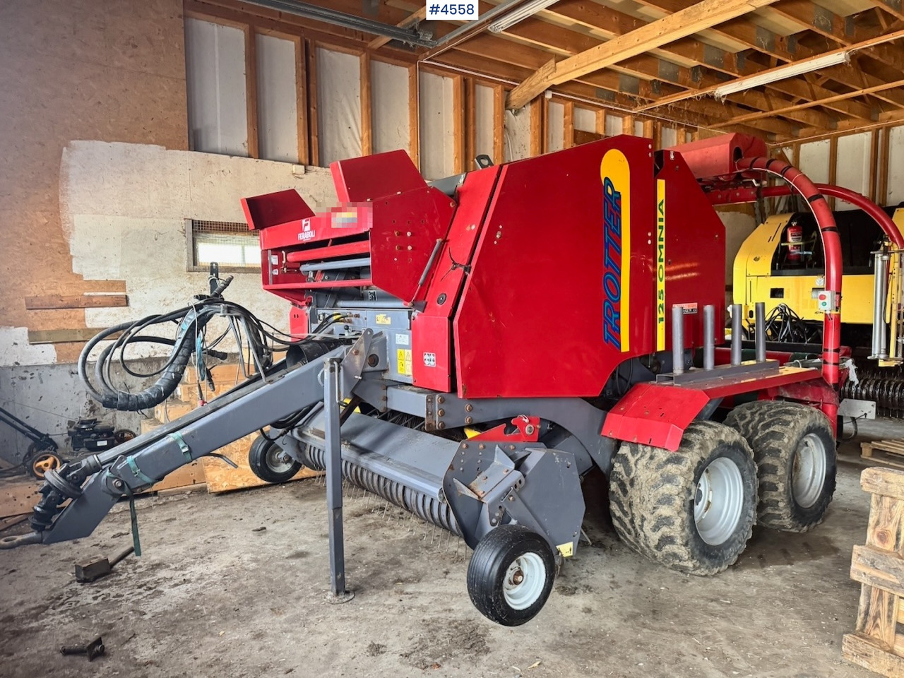 Approx. 2010 FeraBoli Omnia 125 Round Baler - Utrustning för vallskörd: bild 1 Approx. 2010 FeraBoli Omnia 125 Round Baler - Utrustning för vallskörd: bild 1