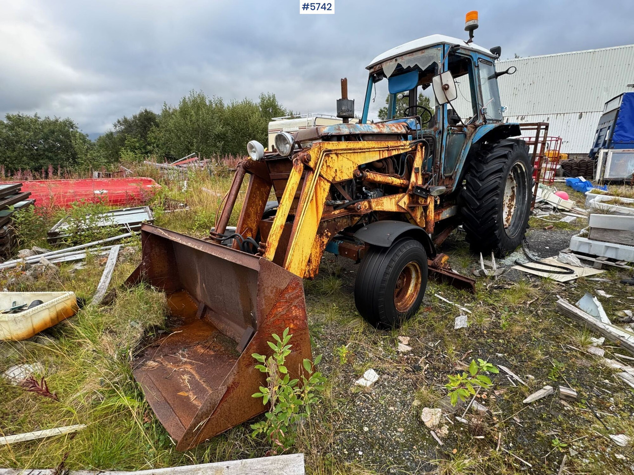 Circa 1987 Ford 7700 with Malm Orstad loader! - Traktor: bild 1 Circa 1987 Ford 7700 with Malm Orstad loader! - Traktor: bild 1
