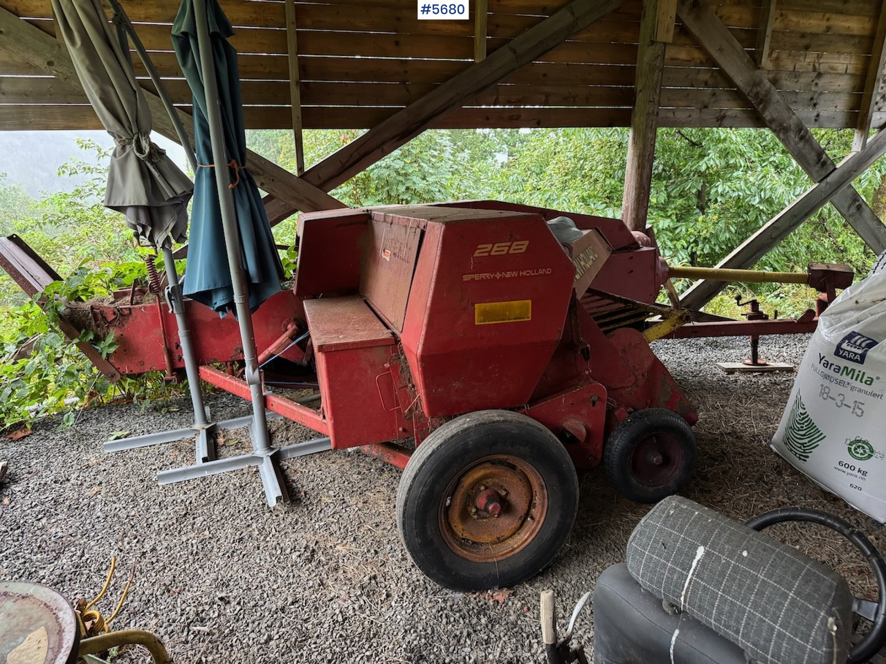New Holland 268 Square Baler - Utrustning för vallskörd: bild 4 New Holland 268 Square Baler - Utrustning för vallskörd: bild 4