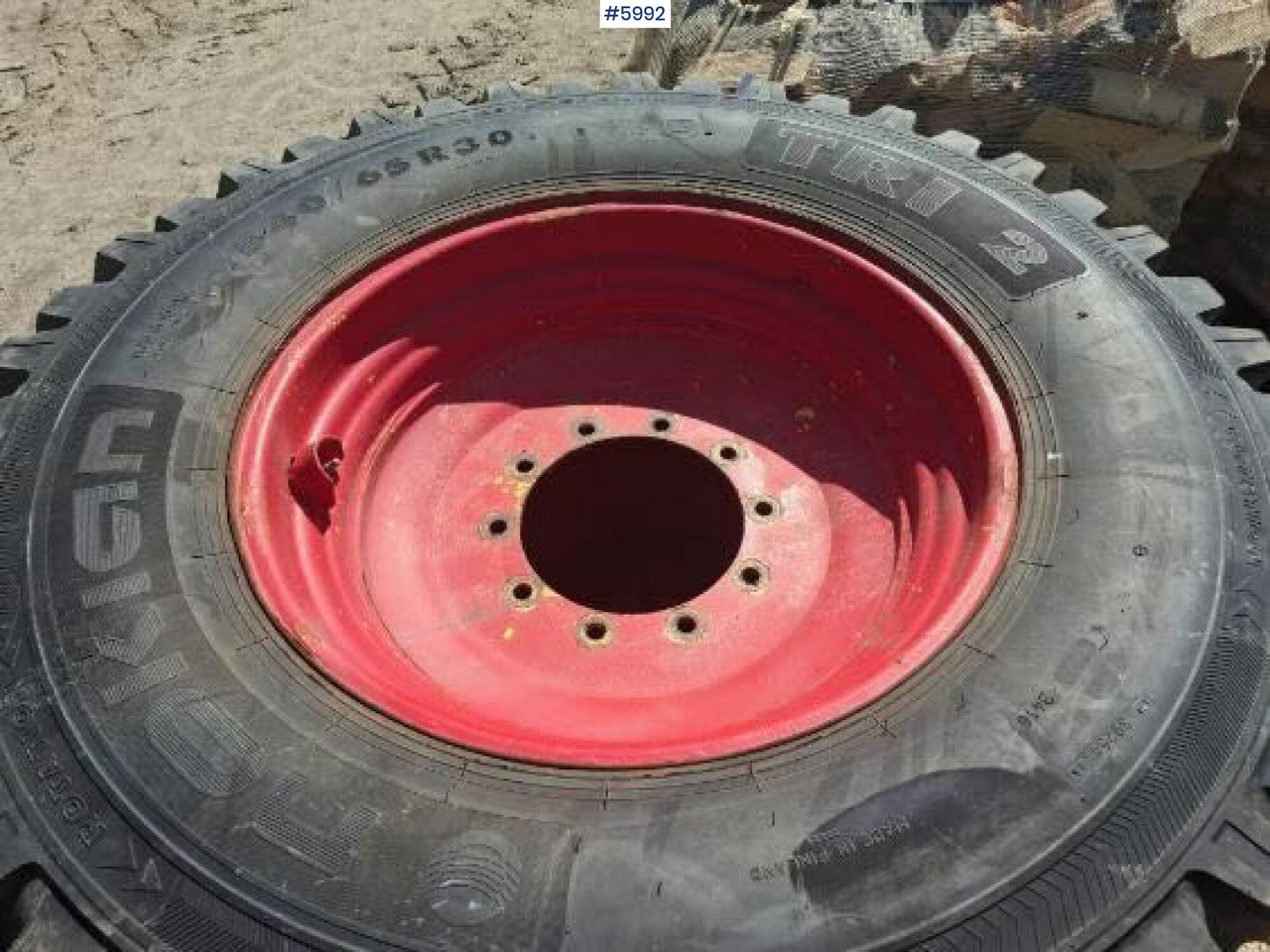 Nokian TRI2 2stk dekk på felg 540/65R30 - Komplett hjul: bild 1 Nokian TRI2 2stk dekk på felg 540/65R30 - Komplett hjul: bild 1