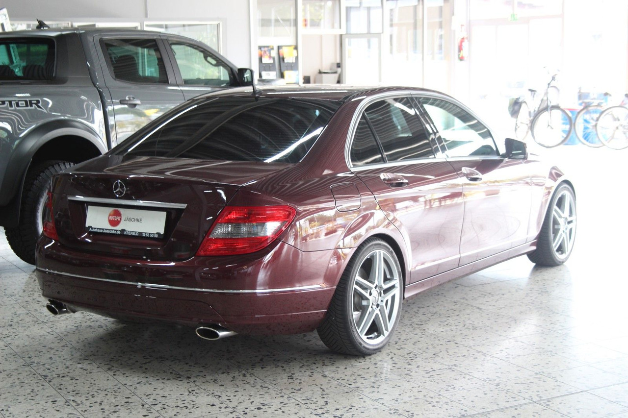 Mercedes-Benz C 230 Avantgarde Automatik sehr gepflegt! 130tKM - Sedan: bild 2 Mercedes-Benz C 230 Avantgarde Automatik sehr gepflegt! 130tKM - Sedan: bild 2