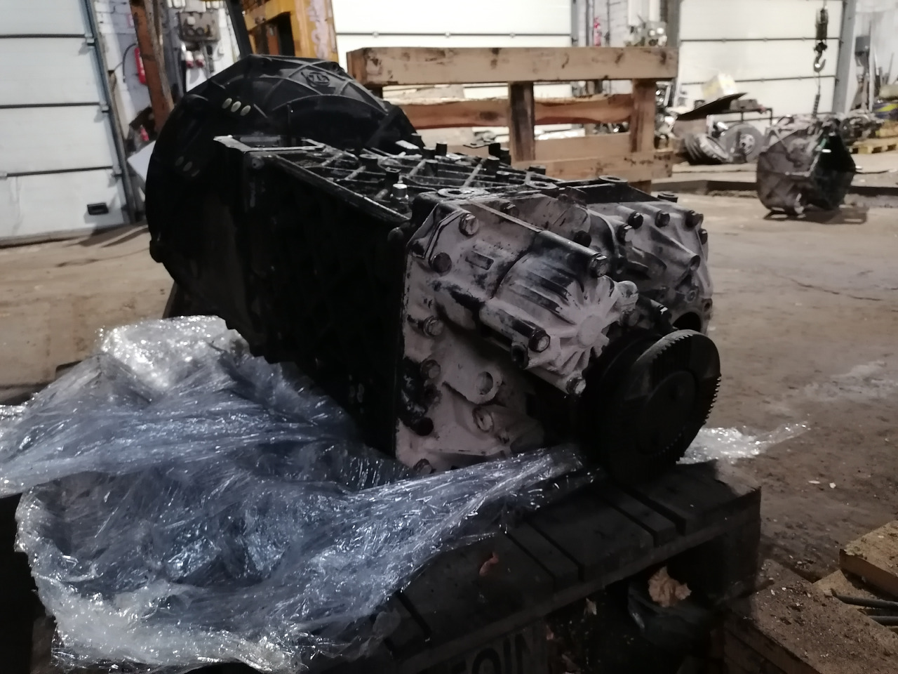 MAN DAF REMANUFACTURED gearbox ZF 16S151 ratio 0,84 - Växellåda: bild 4 MAN DAF REMANUFACTURED gearbox ZF 16S151 ratio 0,84 - Växellåda: bild 4