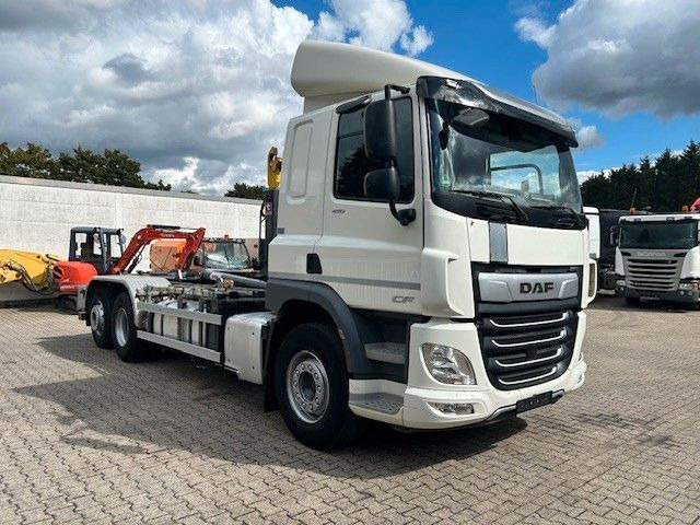 DAF CF 450 Abroller 6x2 - Lastväxlare lastbil: bild 1 DAF CF 450 Abroller 6x2 - Lastväxlare lastbil: bild 1
