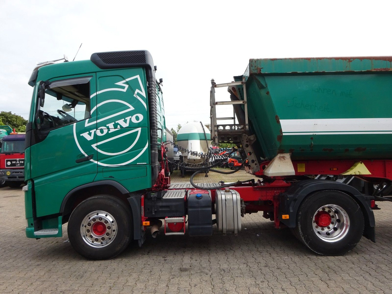 Volvo FH 550 SZM mit Hydraulik Pumpe - Dragbil: bild 2 Volvo FH 550 SZM mit Hydraulik Pumpe - Dragbil: bild 2