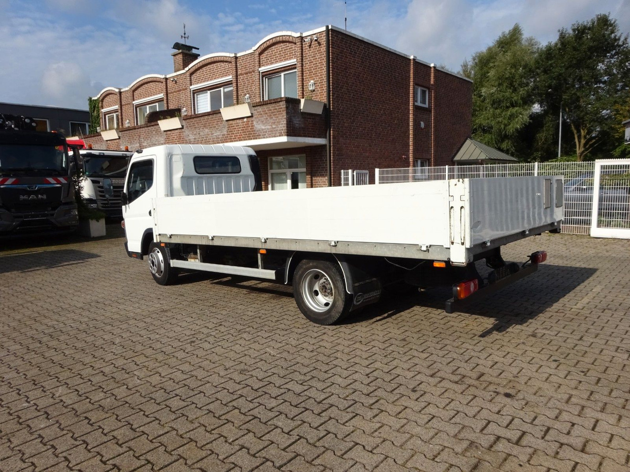FUSO CANTER 7C15 Pritsche 4x2 - Transportbil med flak: bild 5 FUSO CANTER 7C15 Pritsche 4x2 - Transportbil med flak: bild 5