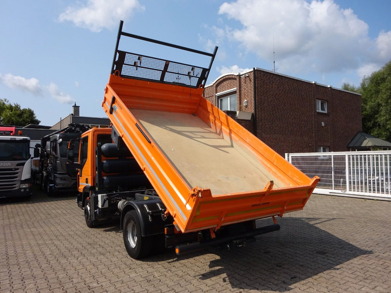 Iveco 120-210 MEILLER 3Skipper CNG GAS 4x2 - Tippbil lastbil: bild 5 Iveco 120-210 MEILLER 3Skipper CNG GAS 4x2 - Tippbil lastbil: bild 5