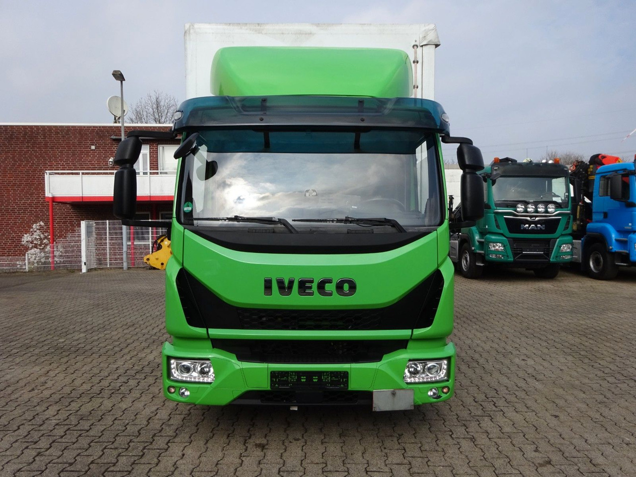 Iveco 75-190 Eurocargo 4x2 - Transportbil med kapell: bild 5 Iveco 75-190 Eurocargo 4x2 - Transportbil med kapell: bild 5