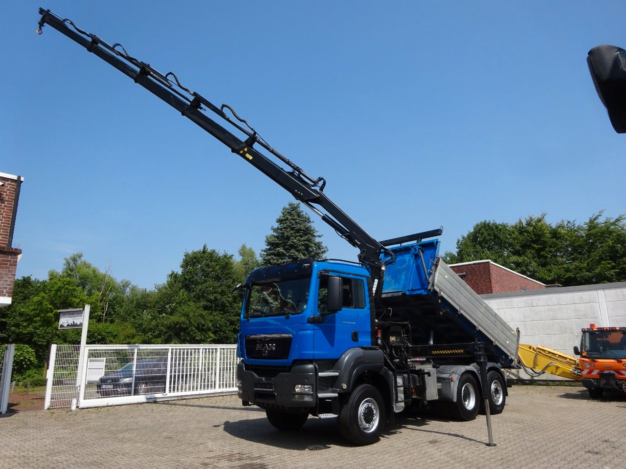 MAN 28.400 TGS 3Skipper+HIAB 166 E-4 HIPRPO 6x4-4 - Tippbil lastbil, Kranbil: bild 1 MAN 28.400 TGS 3Skipper+HIAB 166 E-4 HIPRPO 6x4-4 - Tippbil lastbil, Kranbil: bild 1
