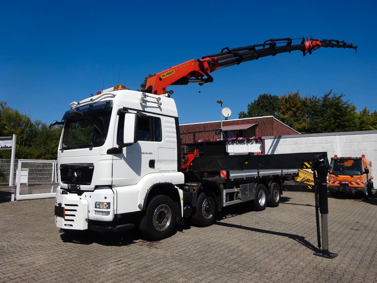 MAN 35.480 HYDRO TGS Pritsche + PK 65002 Kran 8x2-4 - Kranbil: bild 1 MAN 35.480 HYDRO TGS Pritsche + PK 65002 Kran 8x2-4 - Kranbil: bild 1