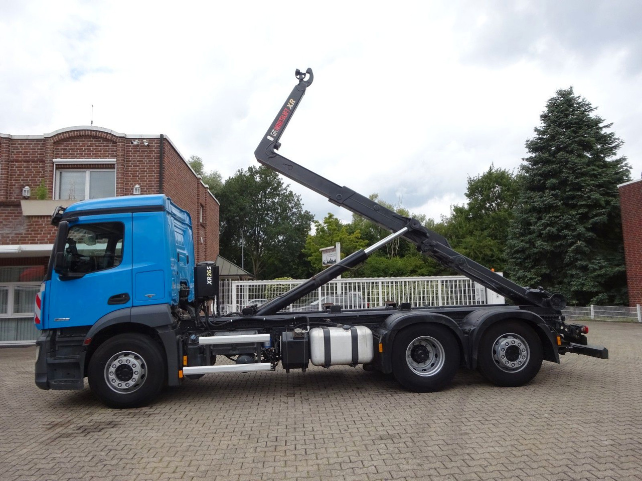 Mercedes-Benz 2533 Antos MULTILIFT Abroller 6x2 - Lastväxlare lastbil: bild 2 Mercedes-Benz 2533 Antos MULTILIFT Abroller 6x2 - Lastväxlare lastbil: bild 2