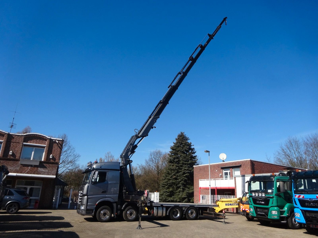 Mercedes-Benz 3453 Plattform + Fassi F820 Kran 8x2 Mercedes-Benz 3453 FASSI F820 Kran 8x Hydr. Ausschub - Kranbil, Flakbil: bild 3 Mercedes-Benz 3453 Plattform + Fassi F820 Kran 8x2 Mercedes-Benz 3453 FASSI F820 Kran 8x Hydr. Ausschub - Kranbil, Flakbil: bild 3