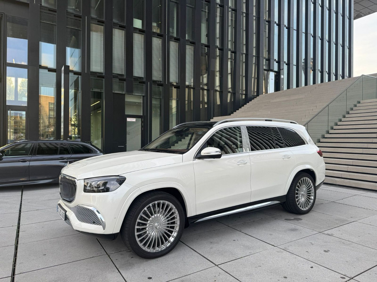 Mercedes-Benz GLS 600 Maybach 4Matic | 23 ZOLL | BURMESTER Mercedes-Benz GLS 600 Maybach 4Matic | 23 ZOLL | BURMESTER - SUV: bild 1 Mercedes-Benz GLS 600 Maybach 4Matic | 23 ZOLL | BURMESTER Mercedes-Benz GLS 600 Maybach 4Matic | 23 ZOLL | BURMESTER - SUV: bild 1