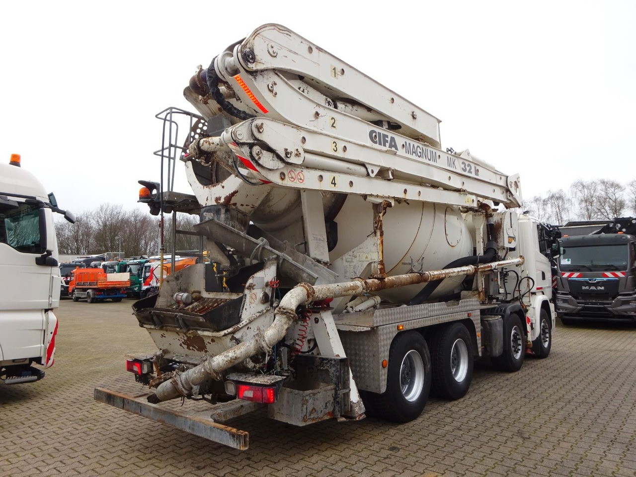 Scania PUMI CIFA 32 Meter 4 Knick. Scania PUMI CIFA 32 Meter 4 Knick. - Betongpump: bild 3 Scania PUMI CIFA 32 Meter 4 Knick. Scania PUMI CIFA 32 Meter 4 Knick. - Betongpump: bild 3