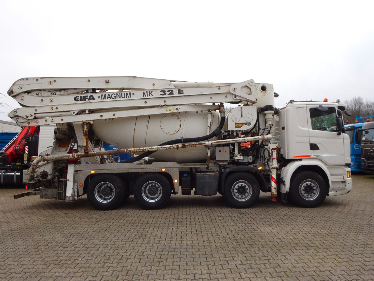Scania PUMI CIFA 32 Meter 4 Knick. Scania PUMI CIFA 32 Meter 4 Knick. - Betongpump: bild 2 Scania PUMI CIFA 32 Meter 4 Knick. Scania PUMI CIFA 32 Meter 4 Knick. - Betongpump: bild 2
