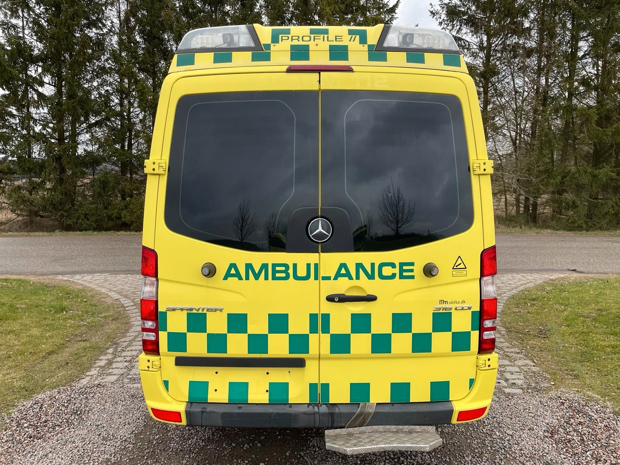 Mercedes-Benz Sprinter 316 CDI Aut *14 000 € netto - Ambulans: bild 4 Mercedes-Benz Sprinter 316 CDI Aut *14 000 € netto - Ambulans: bild 4