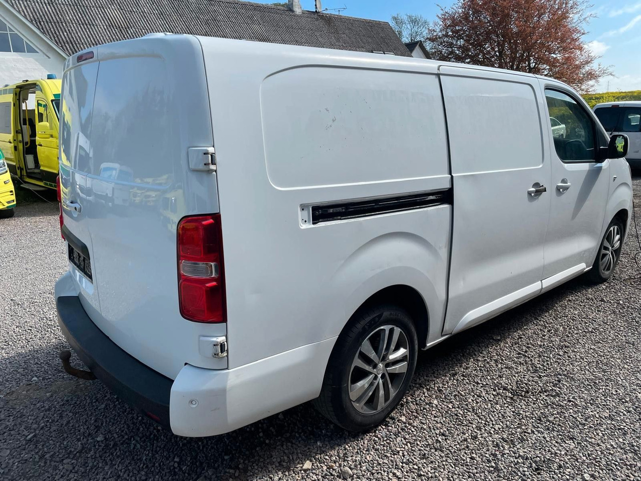 Peugeot Expert Kasten Premium L3 BlueHDi 2,0 *Defect* - Små skåpbil: bild 5 Peugeot Expert Kasten Premium L3 BlueHDi 2,0 *Defect* - Små skåpbil: bild 5
