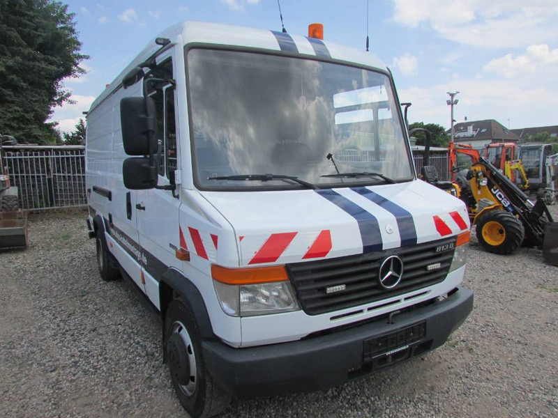 Mercedes-Benz 813 D Vario Kastenwagen - Lastbil med skåp: bild 2 Mercedes-Benz 813 D Vario Kastenwagen - Lastbil med skåp: bild 2