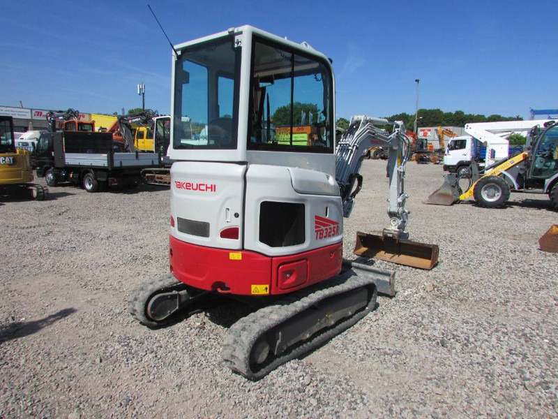 Takeuchi TB 325 R Minibagger 34.500 EUR - Minigrävmaskin: bild 5 Takeuchi TB 325 R Minibagger 34.500 EUR - Minigrävmaskin: bild 5