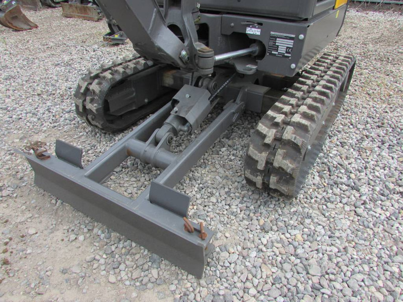 Volvo EC 18 E Minibagger 24.500 EUR - Minigrävmaskin: bild 3 Volvo EC 18 E Minibagger 24.500 EUR - Minigrävmaskin: bild 3