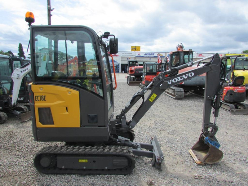 Volvo EC 18 E Minibagger 24.500 EUR - Minigrävmaskin: bild 4 Volvo EC 18 E Minibagger 24.500 EUR - Minigrävmaskin: bild 4