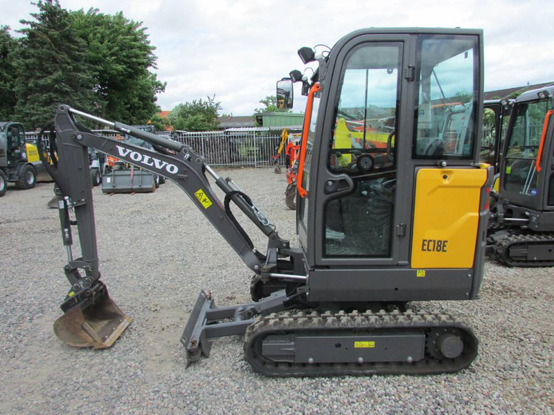Volvo EC 18 E Minibagger 24.500 EUR - Minigrävmaskin: bild 1 Volvo EC 18 E Minibagger 24.500 EUR - Minigrävmaskin: bild 1