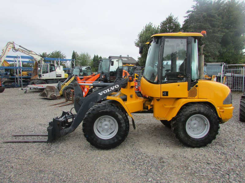 Volvo L 35 B-Z Radlader 16.000 EUR - Hjullastare: bild 1 Volvo L 35 B-Z Radlader 16.000 EUR - Hjullastare: bild 1