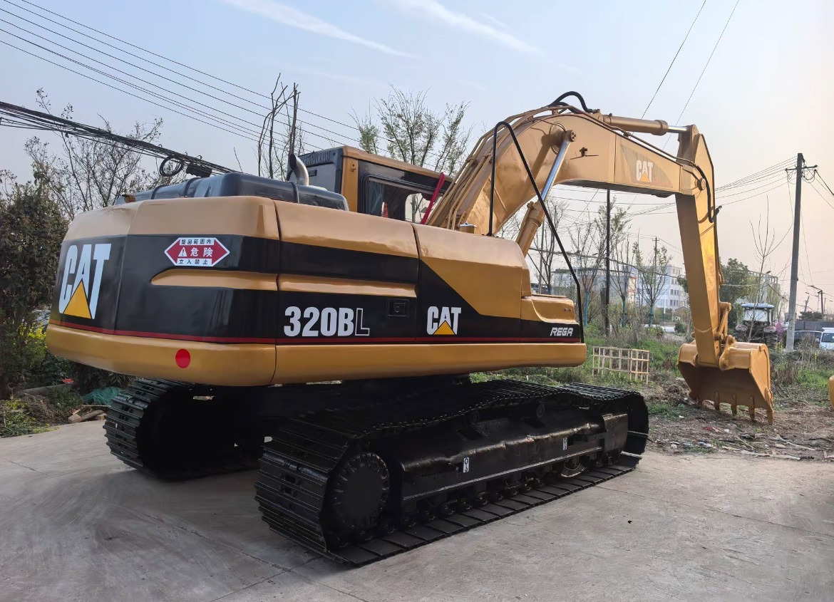 CATERPILLAR 320BL - Bandgrävare: bild 1 CATERPILLAR 320BL - Bandgrävare: bild 1