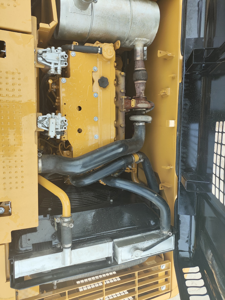 CATERPILLAR 320D2 - Bandgrävare: bild 4 CATERPILLAR 320D2 - Bandgrävare: bild 4