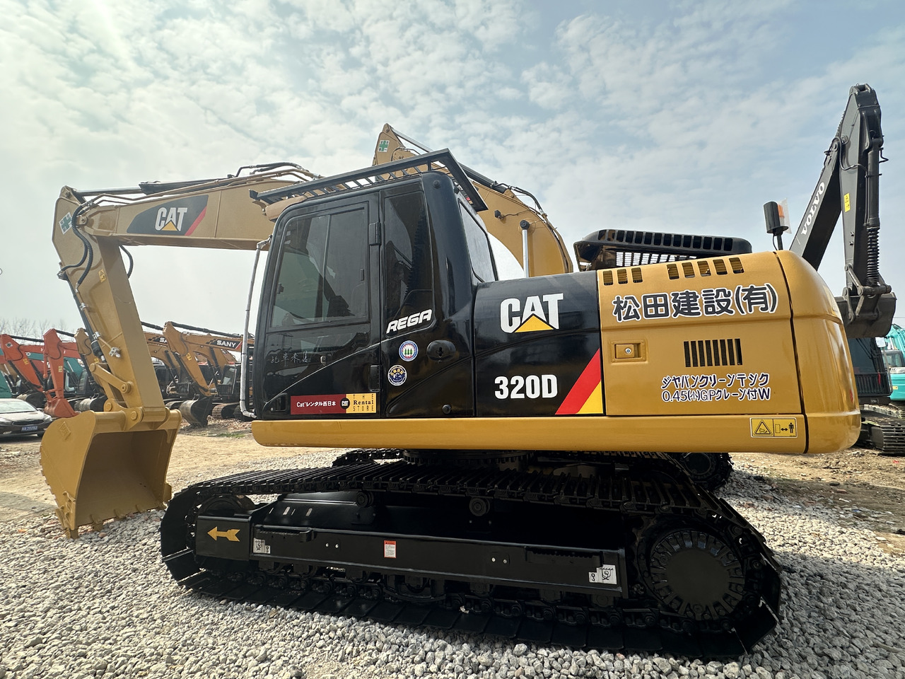 CATERPILLAR 320D2 - Bandgrävare: bild 1 CATERPILLAR 320D2 - Bandgrävare: bild 1
