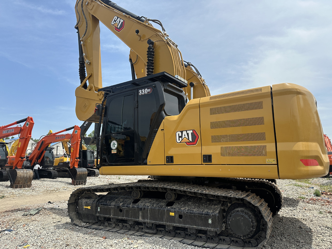 CATERPILLAR 330GC - Grävmaskin på däck: bild 1 CATERPILLAR 330GC - Grävmaskin på däck: bild 1