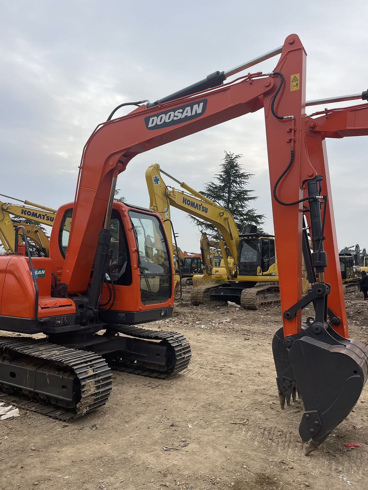 DOOSAN DX80 - Bandgrävare: bild 3 DOOSAN DX80 - Bandgrävare: bild 3
