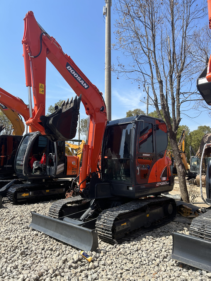 Doosan DX60 - Minigrävmaskin: bild 3 Doosan DX60 - Minigrävmaskin: bild 3