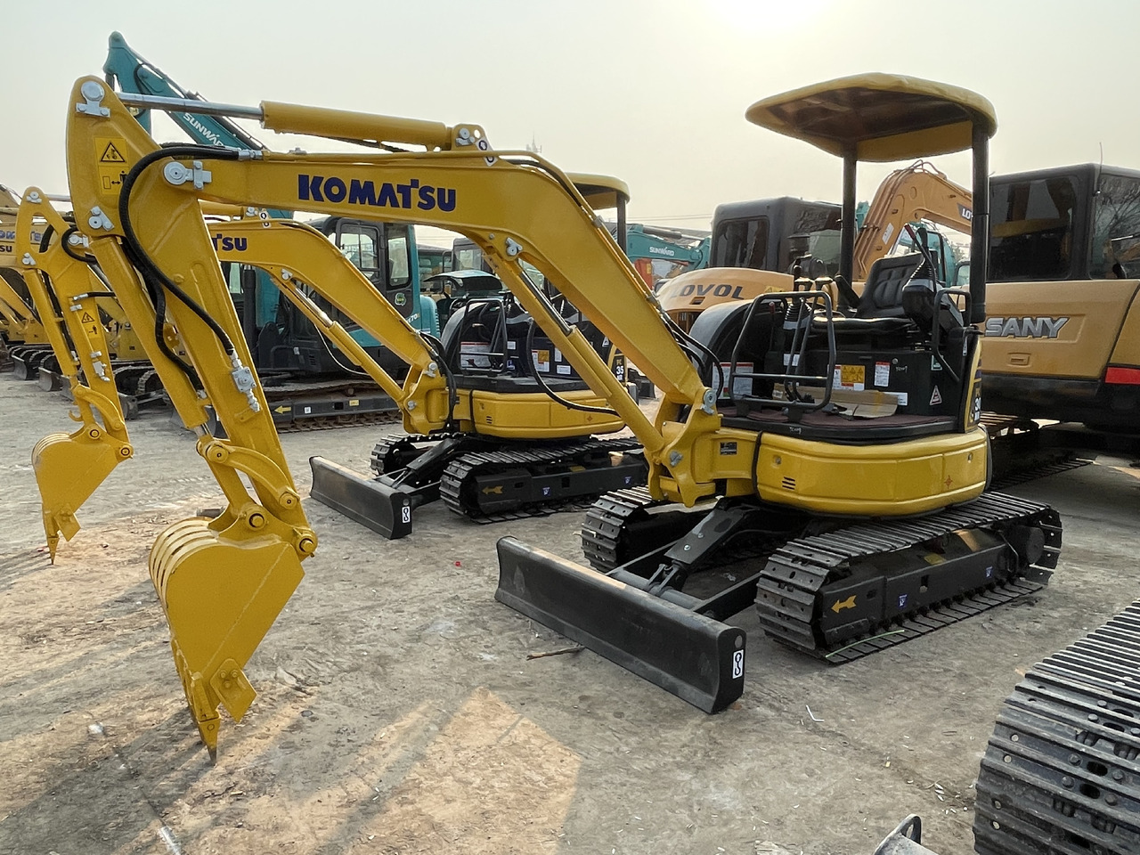 KOMATSU PC30MR-3 - Minigrävmaskin: bild 4 KOMATSU PC30MR-3 - Minigrävmaskin: bild 4