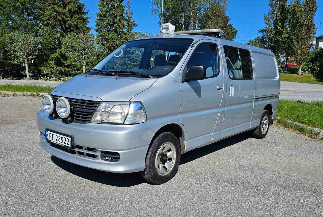 2009 Personbil Toyota Hiace 4 WD Lang type 9 seter EU-Godkjent - Personbil: bild 1 2009 Personbil Toyota Hiace 4 WD Lang type 9 seter EU-Godkjent - Personbil: bild 1