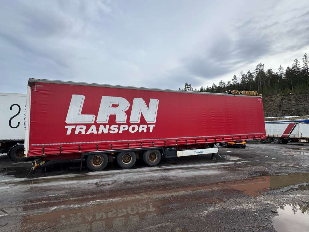 2015 KRONE Profi Liner / MEGA / Curtain / Lifting roof - Kapelltrailer: bild 2 2015 KRONE Profi Liner / MEGA / Curtain / Lifting roof - Kapelltrailer: bild 2