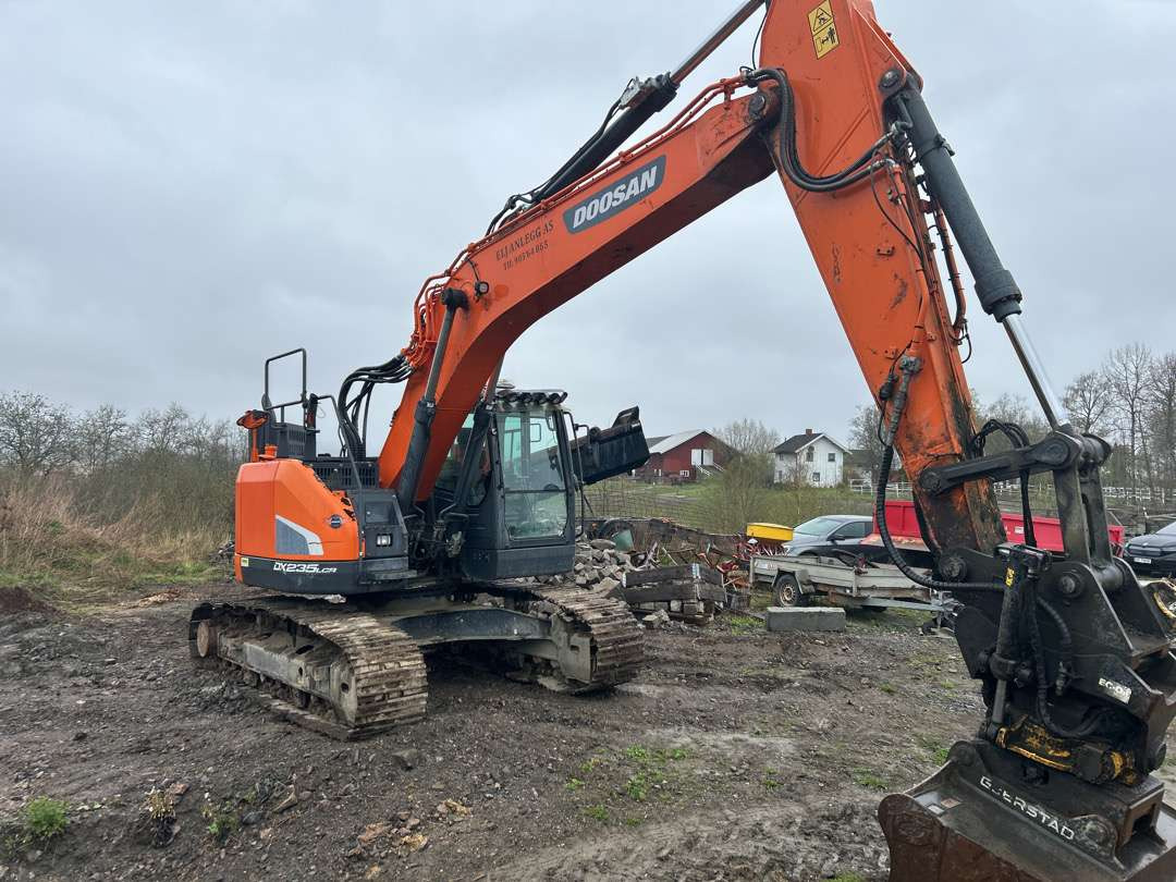 2018 Beltegraver 24 tonn Doosan DX 235LCR S 70-feste - Grävmaskin: bild 2 2018 Beltegraver 24 tonn Doosan DX 235LCR S 70-feste - Grävmaskin: bild 2