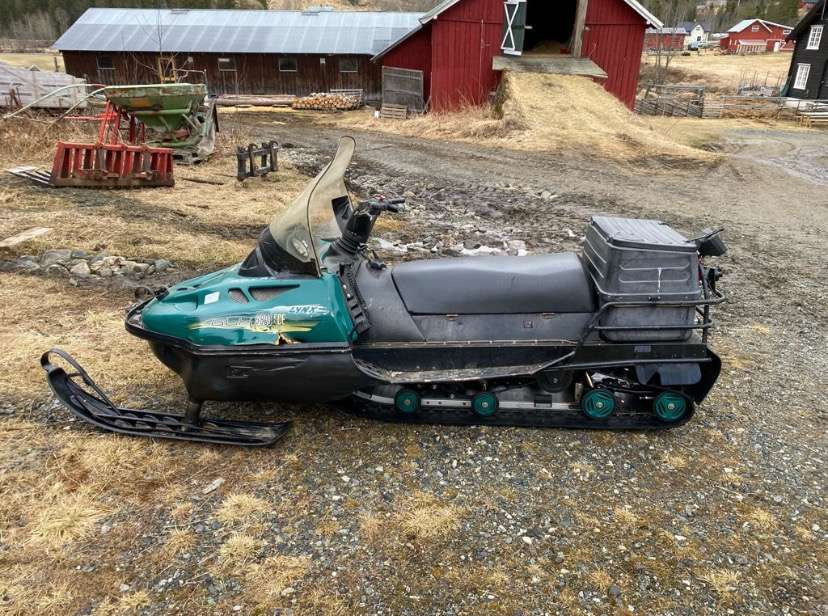 Lynx GLX 6900 snøscooter m/ henger (rep.-objekt) - Övrig maskin: bild 1 Lynx GLX 6900 snøscooter m/ henger (rep.-objekt) - Övrig maskin: bild 1